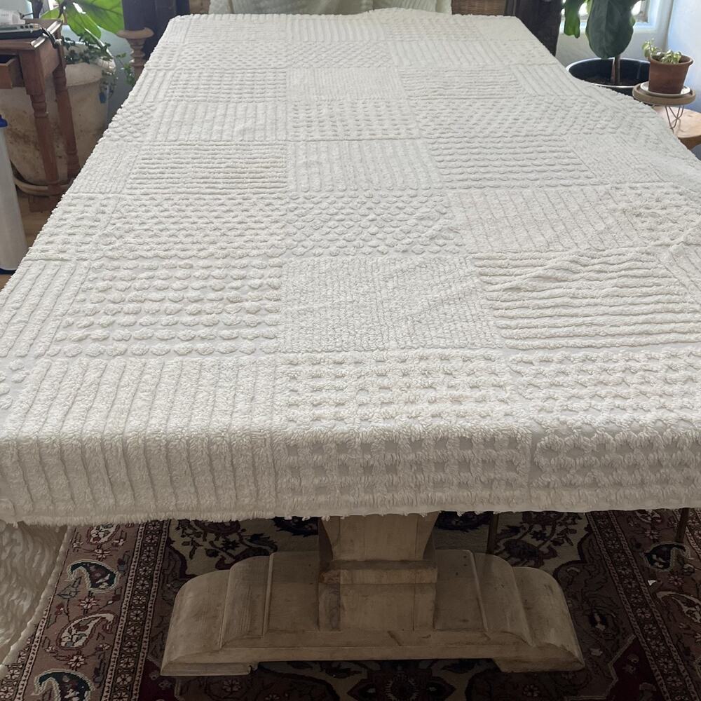 L.L Bean Chenille Coverlet 107 x 76" 100% Cotton Textured Pom Pom Trim MCM